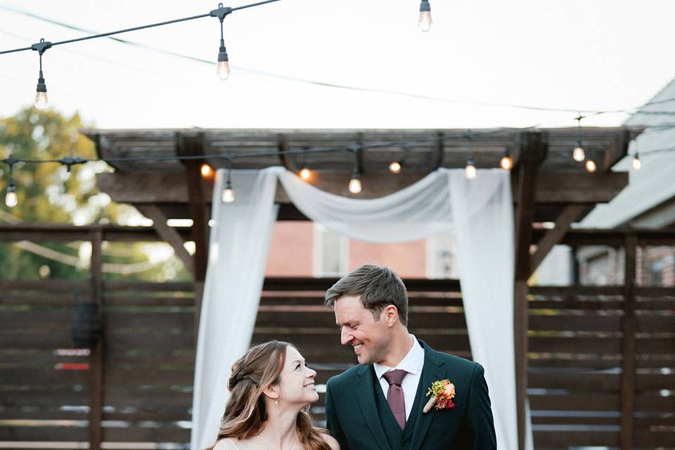 Elegant urban weddings with ti