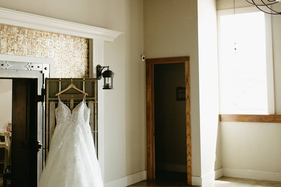 Elegant urban weddings with ti