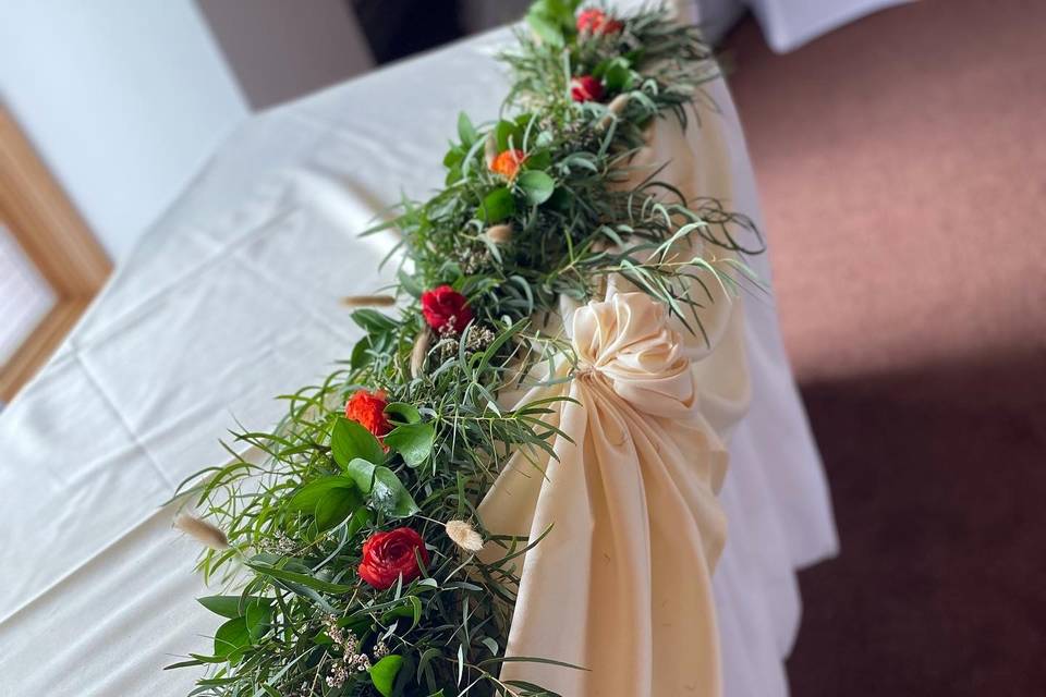 Sweetheart table garland