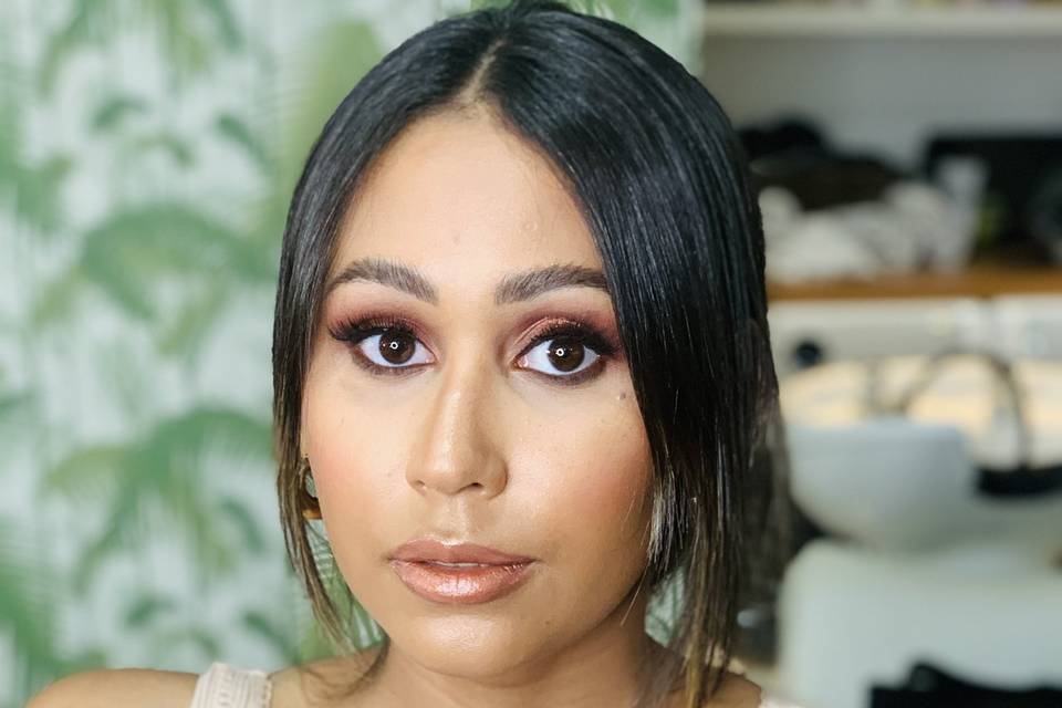 Glowy glam