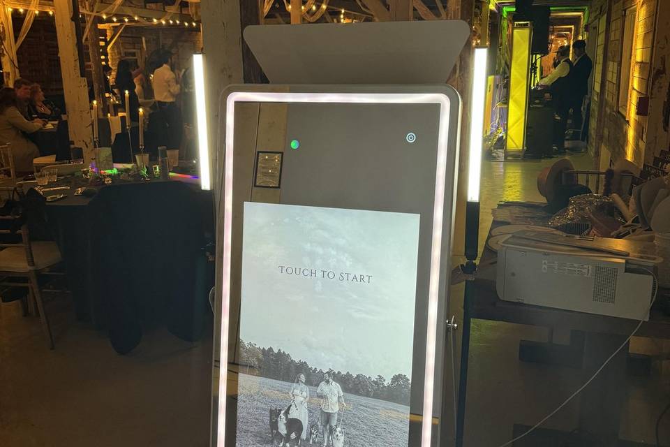 Mirror booth