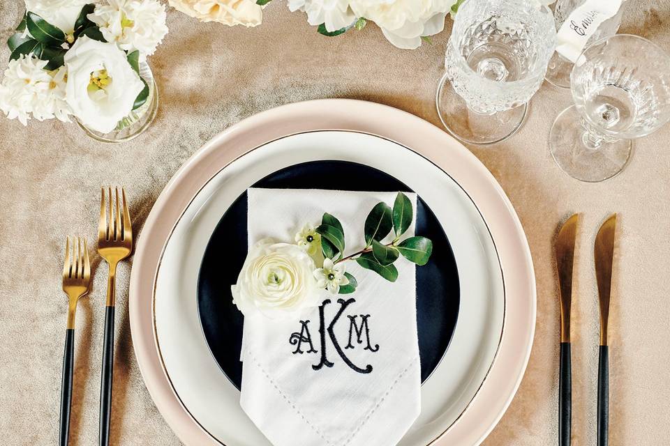 Soft and modern place setting