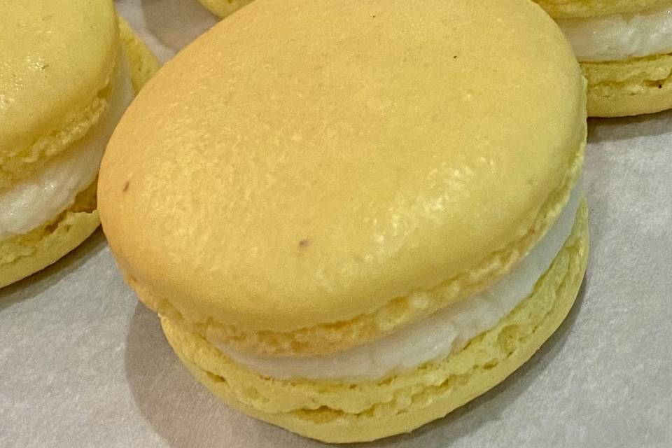 Lemon macaroon