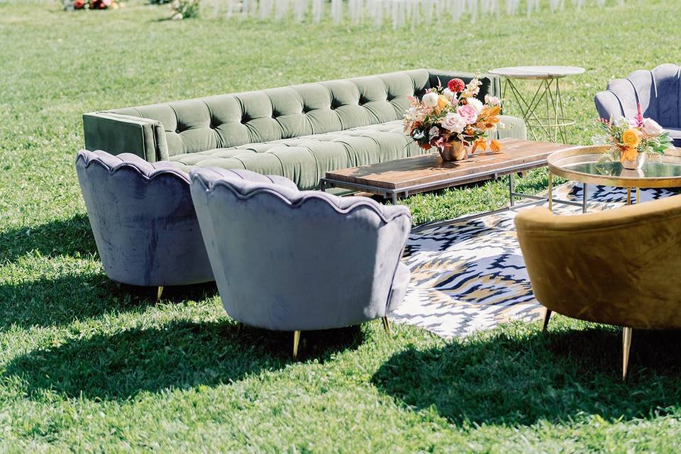 Outdoor lounge - chic