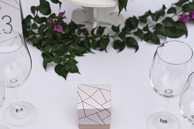 Geometric heart table setting