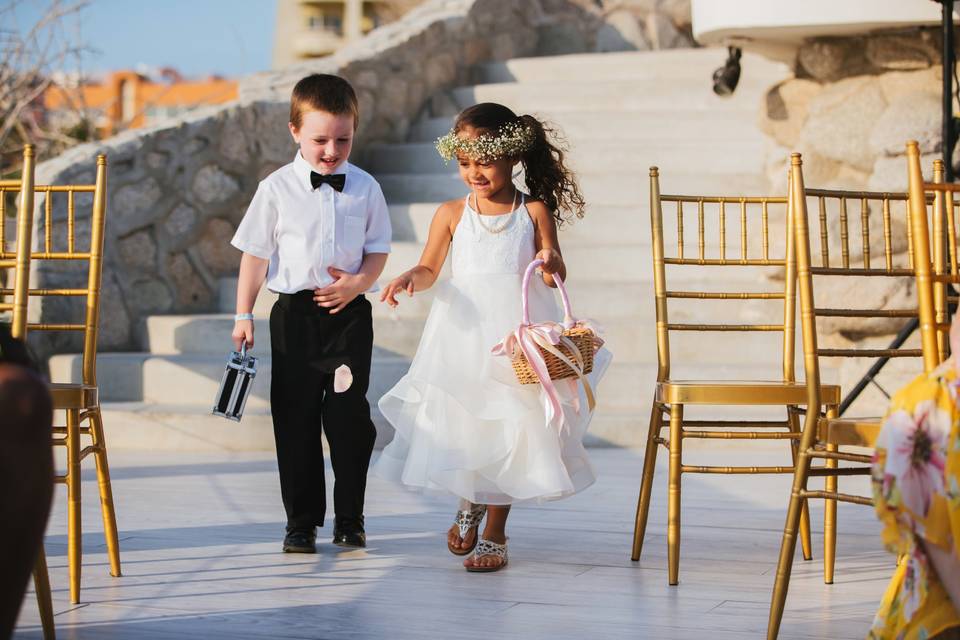 Flower girl and ring bearer