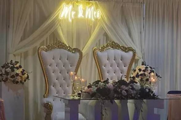 Throne chairs