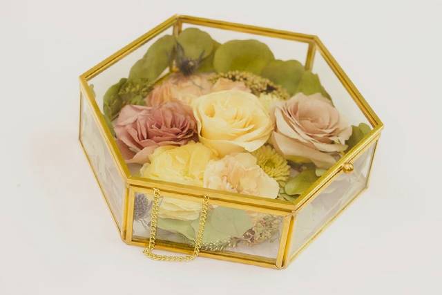 B Creative Floral Preservation