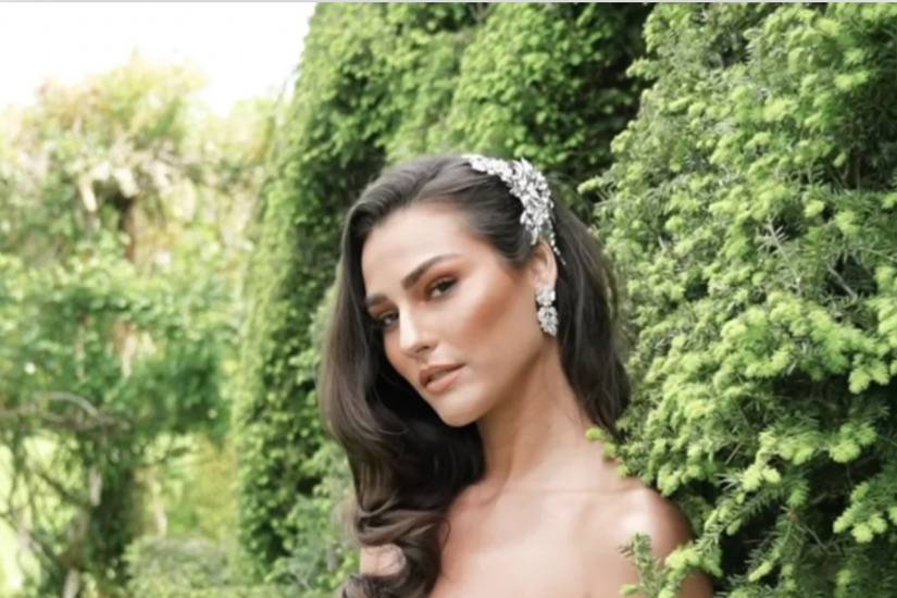 Model for bridal shoot