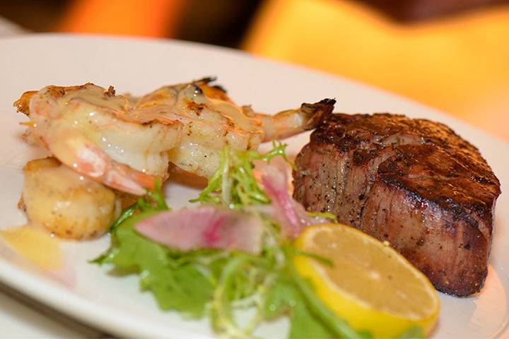 Steakhouse trio - 6oz. Filet, shrimp & scallops