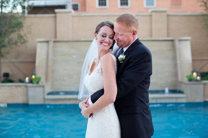 Newlyweds at Hotel Settles