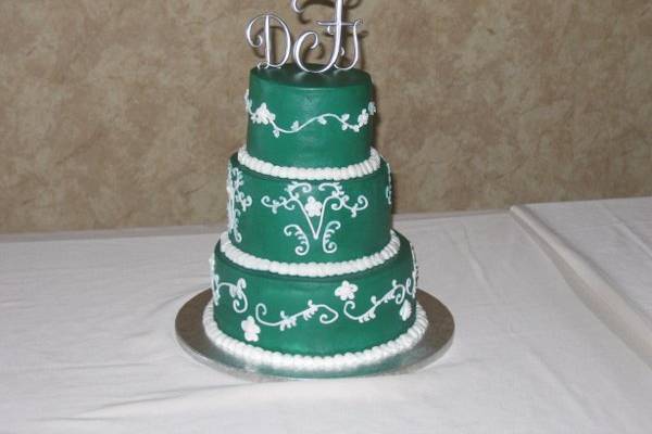 Dalton & Jordyn: Columbia, MO Wedding Photography | Wedding shower cakes,  Simple wedding cake, Wedding cakes
