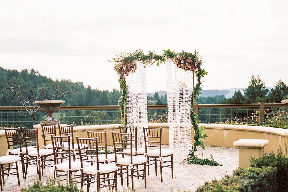 Outdoor wedding venue | Photo: Olivia Richards Photography