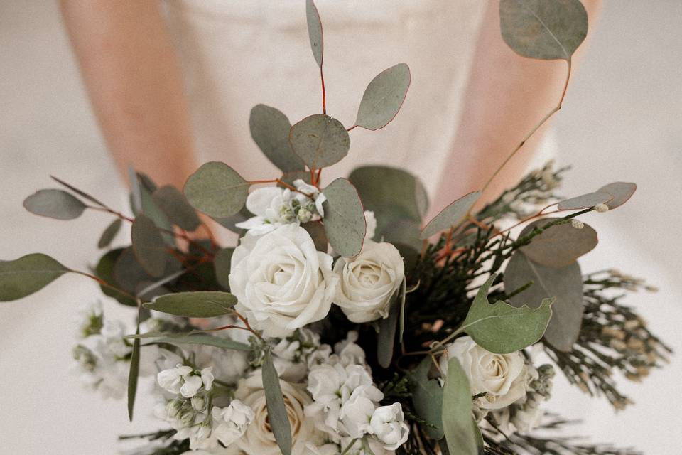 Hana Bloom Floral Design | Photo: Geneva Rico Photography