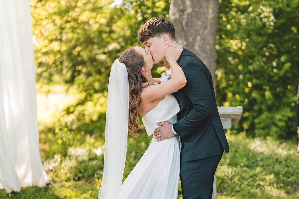 First kiss ceremony