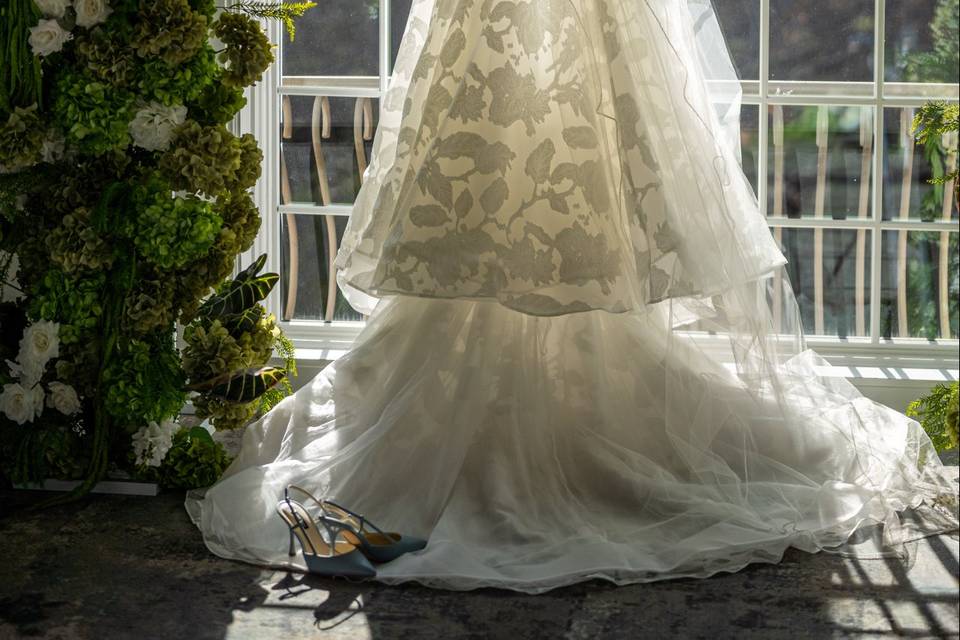 Magazine quality bride dress
