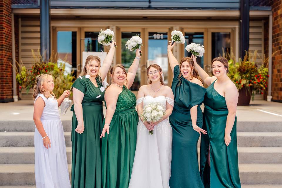 Bride and maids with flowers r