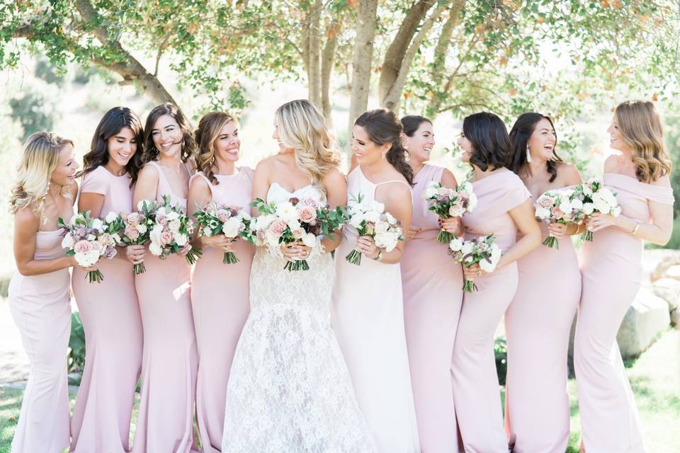 Such a stunning bridal party