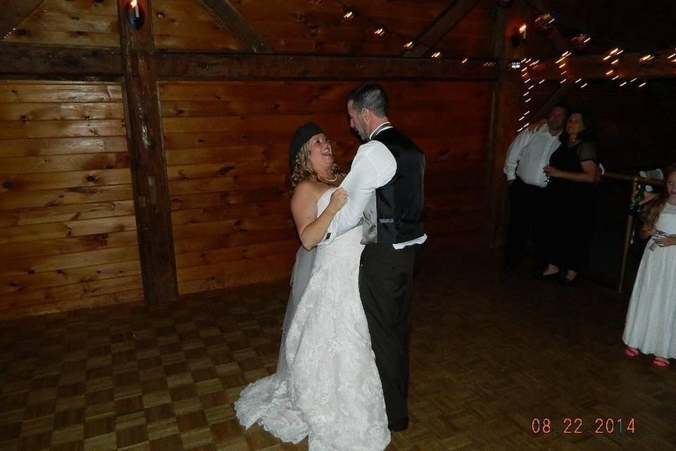 Becka & david enjoying the closing dance at dell-lea country club.