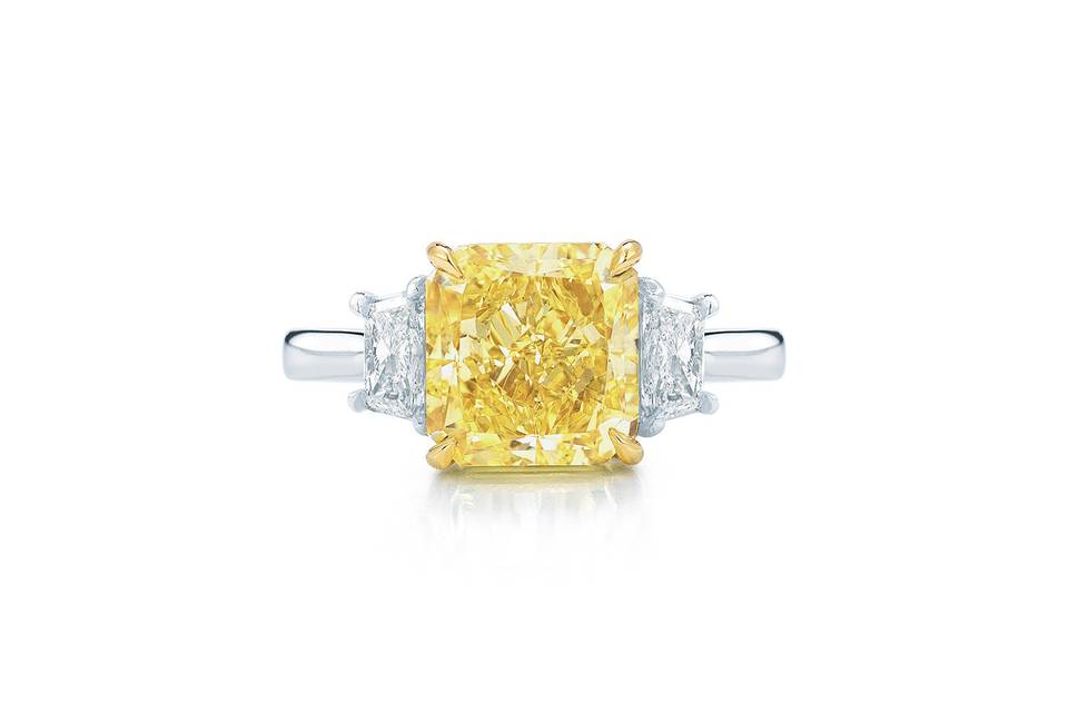 Kwiat radiant yellow diamond