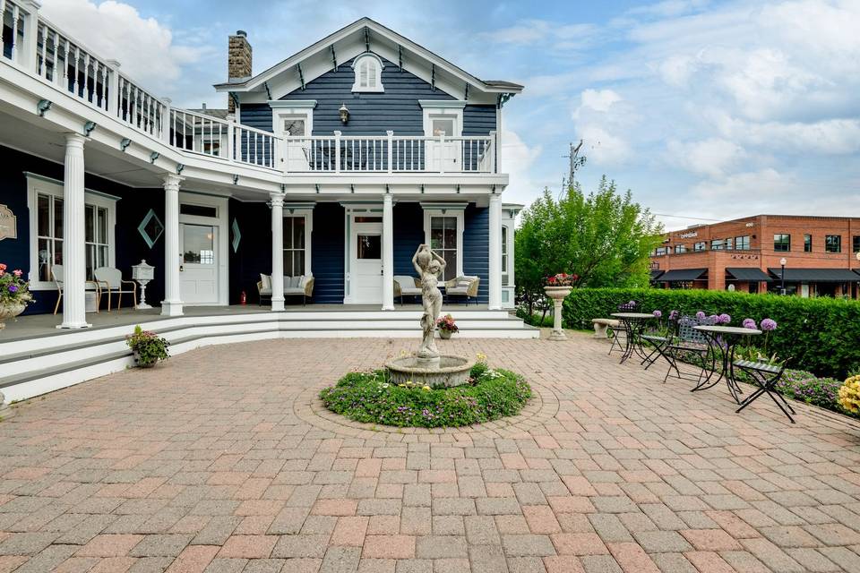 Courtyard Patio