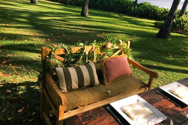 Boho Chic Outdoor Hawaiian Wedding. Venue Lanikohunua and wedding planning and coordination provided by Bella Amour Events Hawaii. Destination wedding planners, custom event design, decor rentals, and floral design.