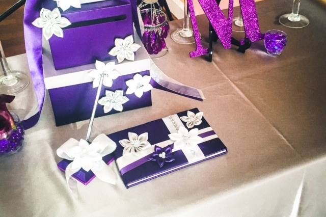 Purple and Silver wedding at the Waikiki Elks Club. Hawaii wedding design. Decor and floral by Bella Amour Events. Destination wedding planner, hawaii wedding design. Reception table design and decor.