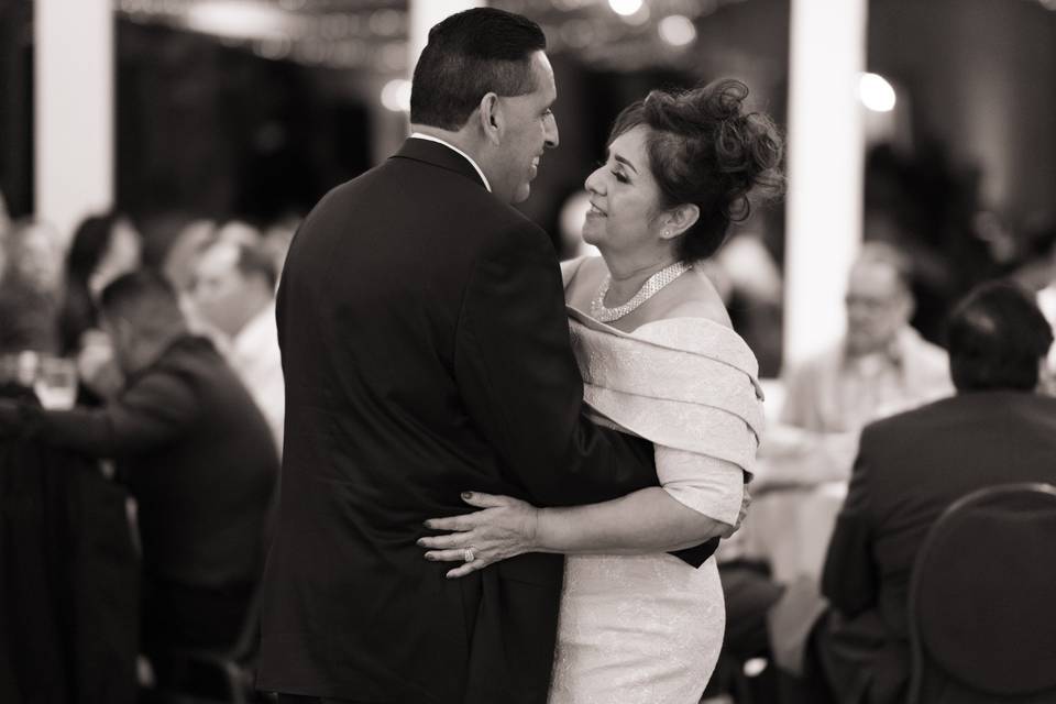 Father and mother first dance