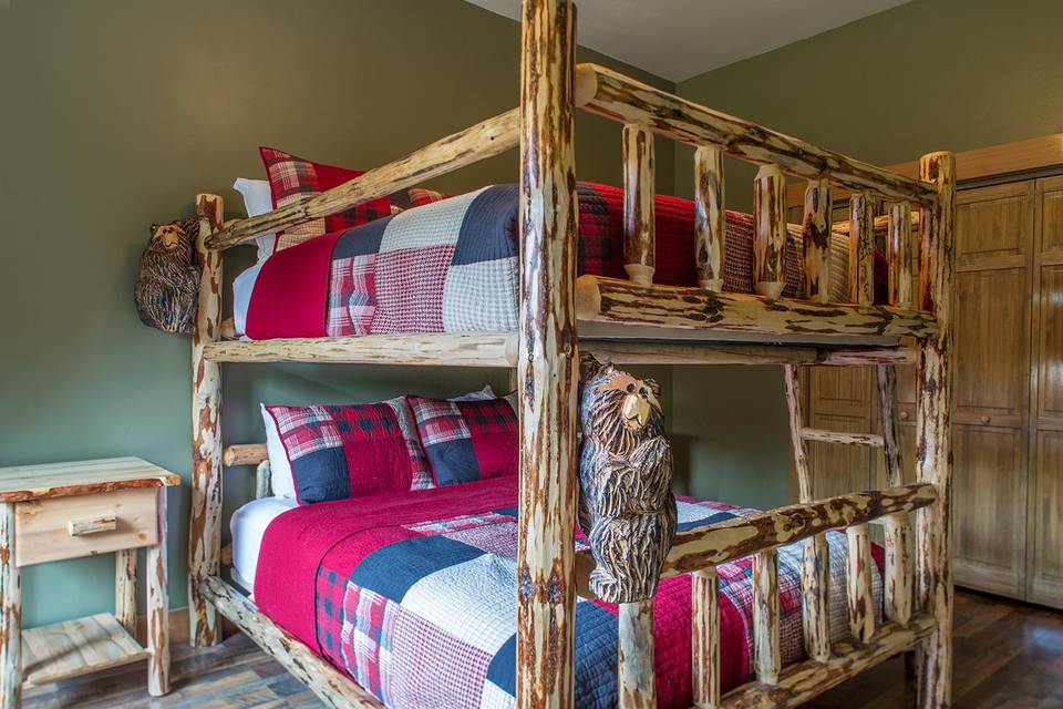 Eagles nest cabin bedroom