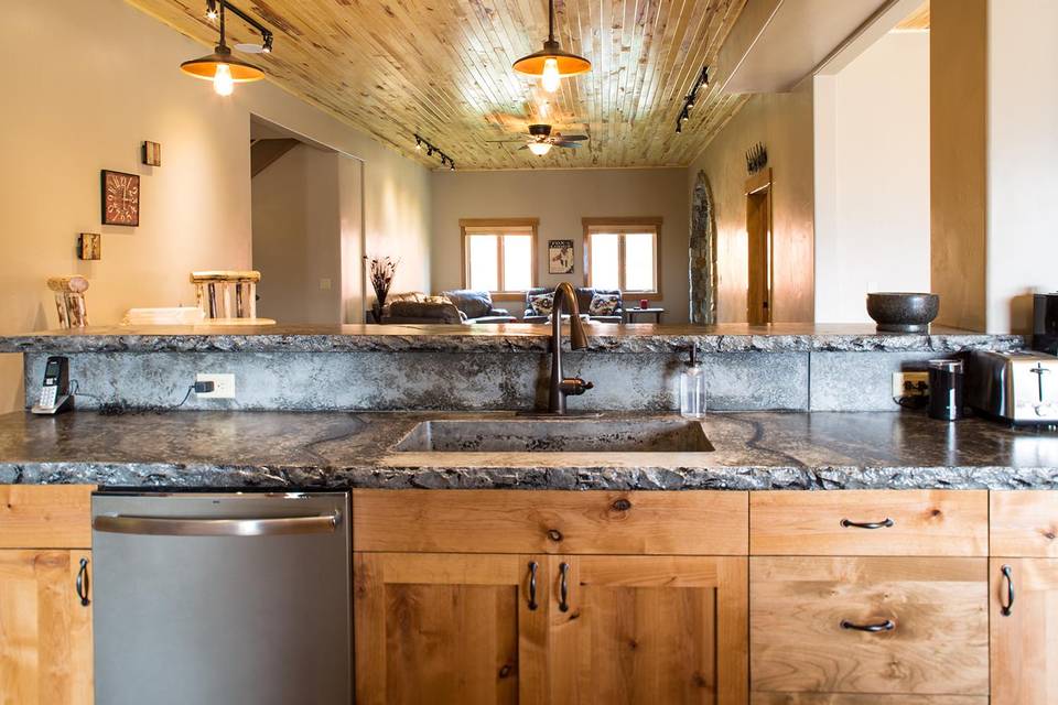 Eagles nest cabin kitchen