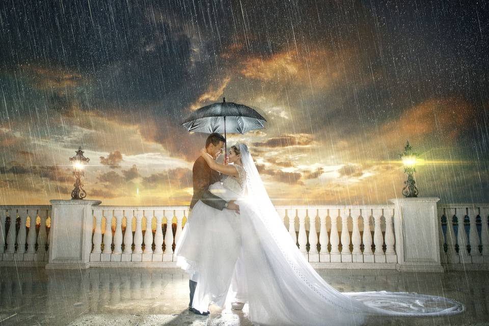 Romantic photoshoot in the rain