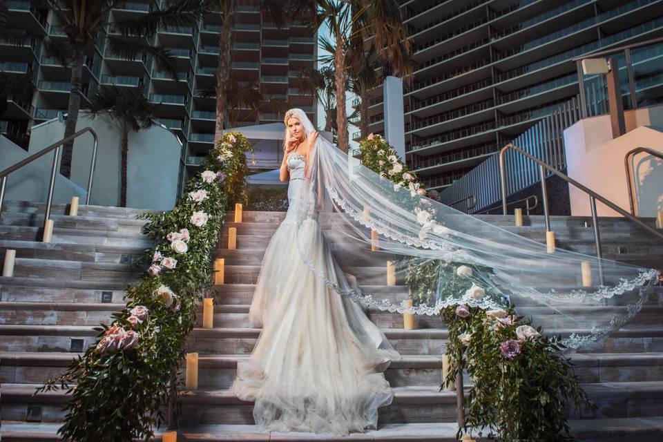 Suzanne Delawar Bride Stairs