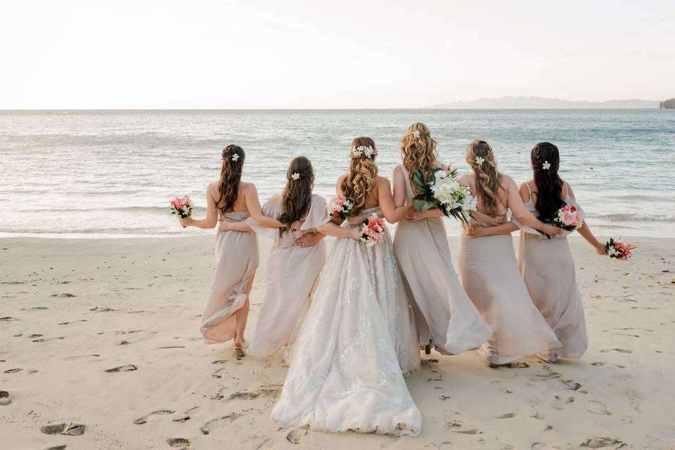 Bridal party on Playa Tamarindo