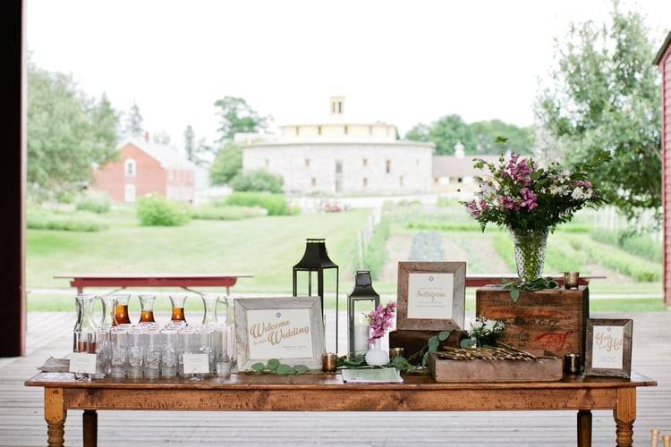 Entrance table for reception