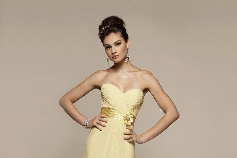 Liz Fields Bridesmaids Dress #364
Strapless, draped sweetheart bodice is accented by pleated charmeuse waistband and 3-D flower. Optional spaghetti straps included.
Matching shawl is included.