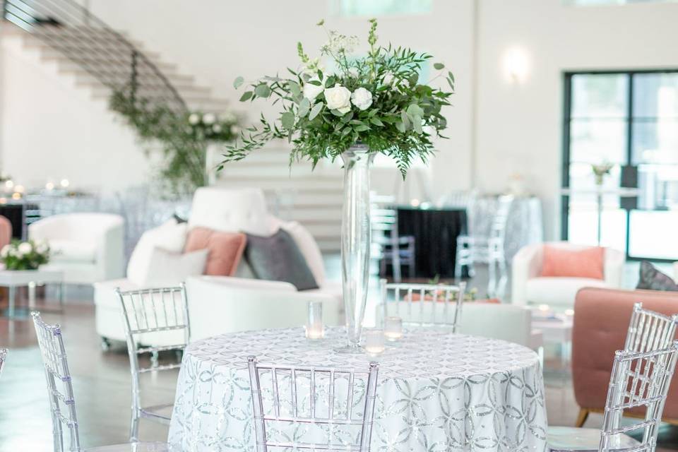 Table arrangement and decor