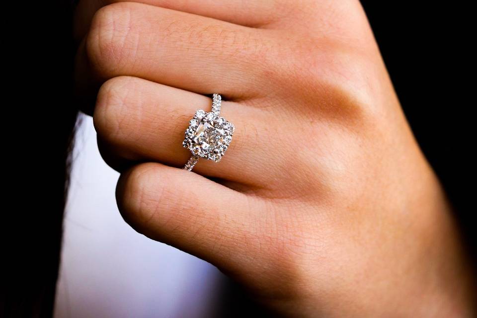Princess halo engagement ring