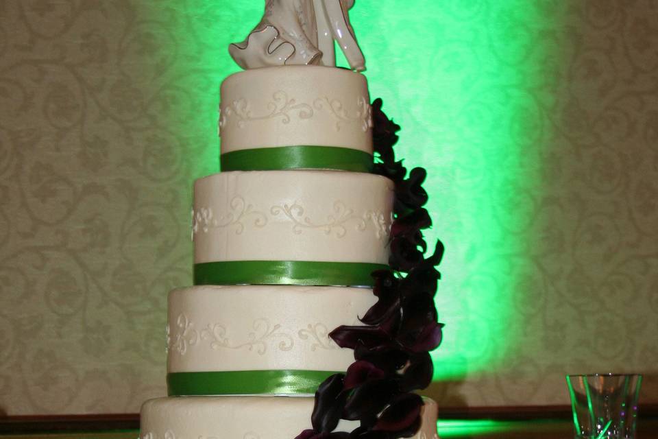 4 layer wedding cake