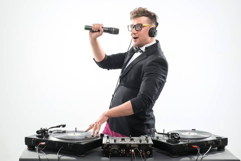 Add a wedding dj