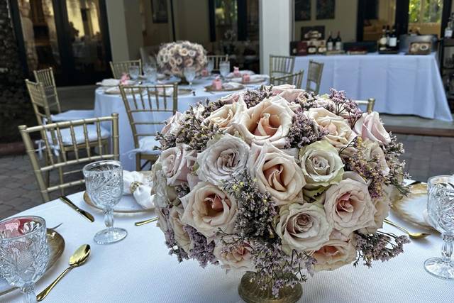 Nude Center Piece