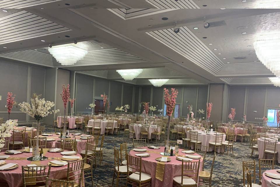 Crowne Plaza Columbus North - Worthington