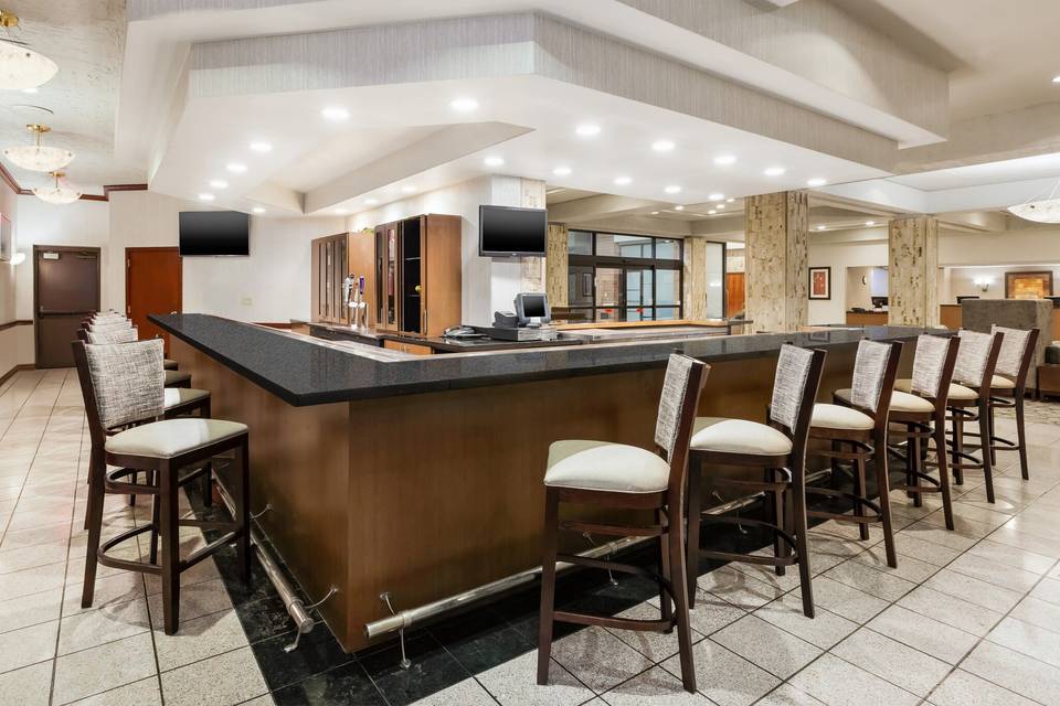 Crowne Plaza Columbus North - Worthington