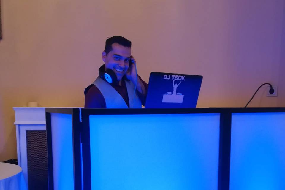 DJ BOOTH IN BLUE COLOURS