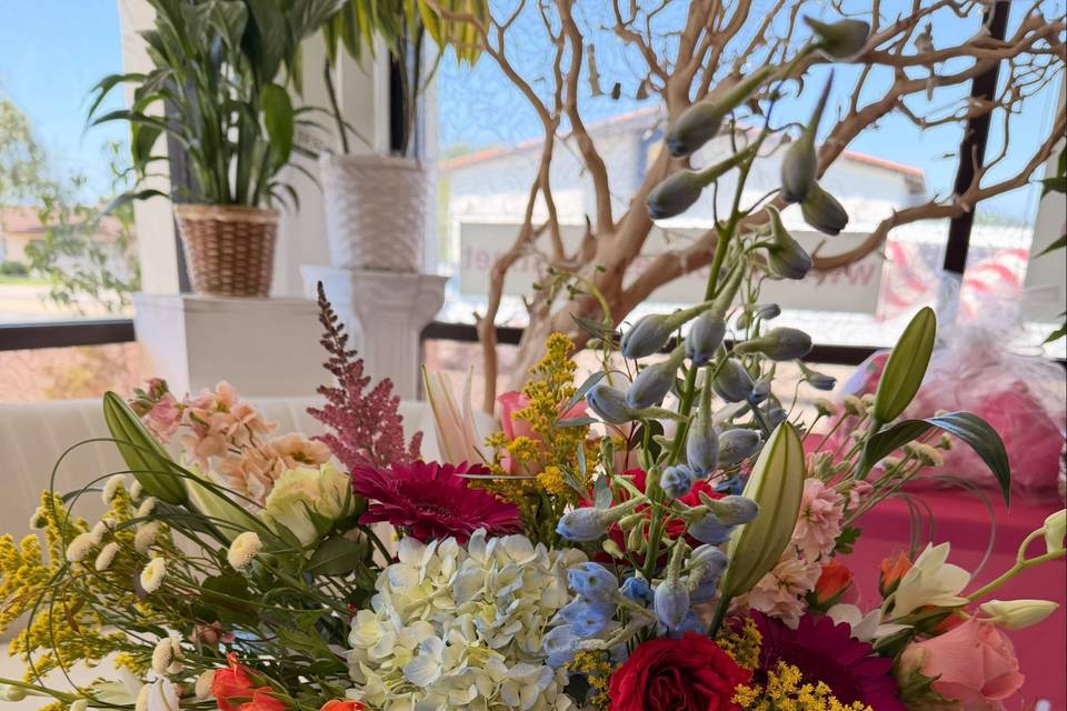 Bloomies Florist