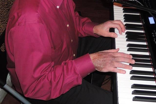 Singing Pianist