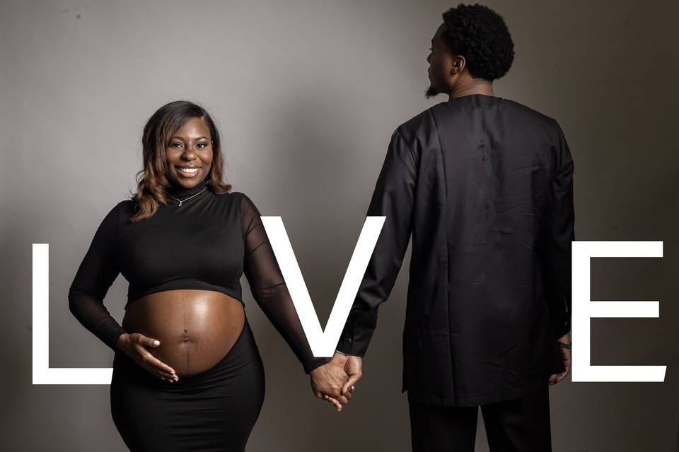 A love-filled maternity sessio