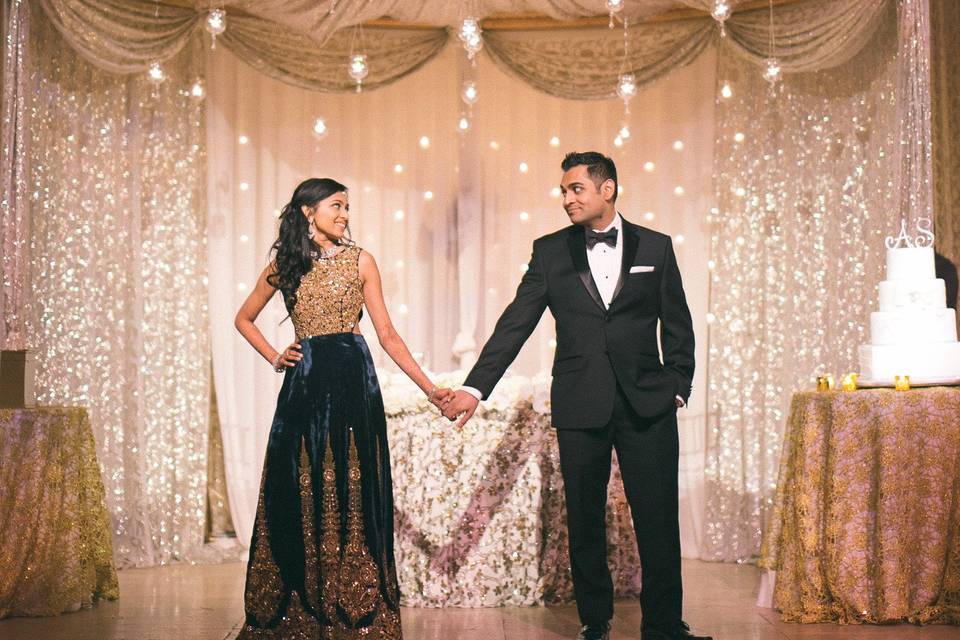 Hand in hand - Arsenic & White Lace | Photography & Cinematography