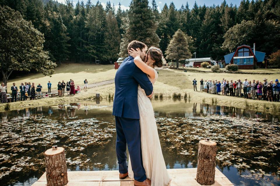 First kiss as a married couple