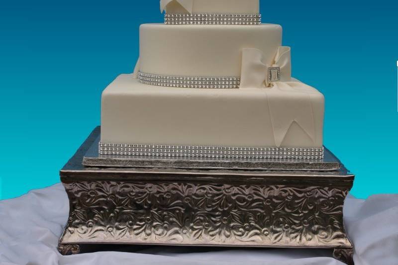 Simple wedding cake