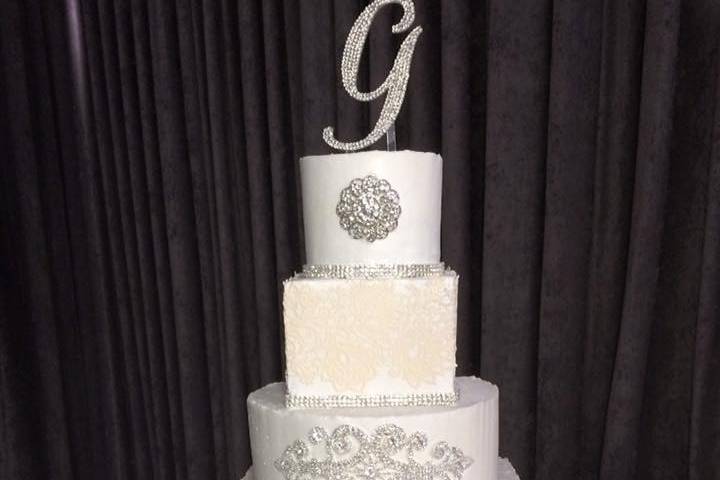 G cake wedding topper